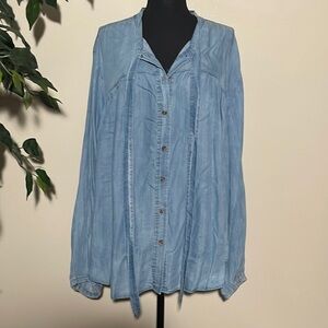 Terra & Sky cute tie neck denim shirt. Size 4X